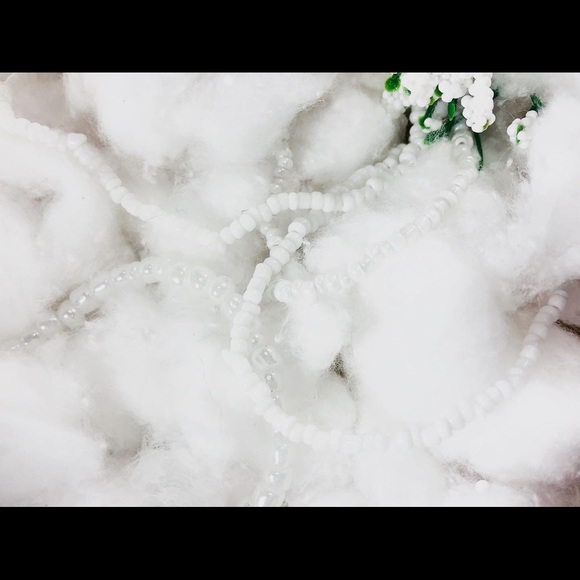 𝑴𝒂𝒈𝒊𝒄𝒂𝒍 𝒘𝒉𝒊𝒕𝒆 - Picture 2 of 3